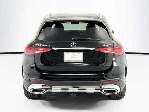 Black 2027 Mercedes-Benz GLC 350e 4MATIC