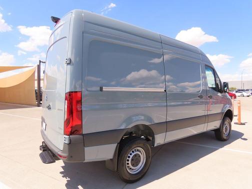 2025 Mercedes-Benz Sprinter 2500 Standard Roof