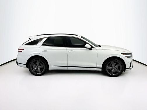 Matterhorn White 2023 Genesis GV70 2.5T AWD