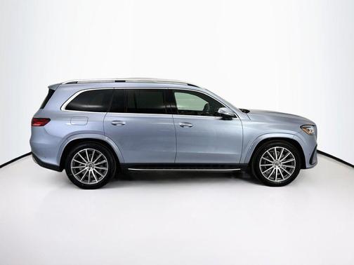 MANUFAKTUR Light Blue Met 2026 Mercedes-Benz GLS 450 4MATIC