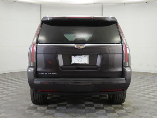 2018 Cadillac Escalade Luxury