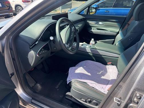 2023 Genesis GV70 2.5T AWD