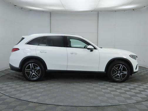 2026 Mercedes-Benz GLC 300 Base