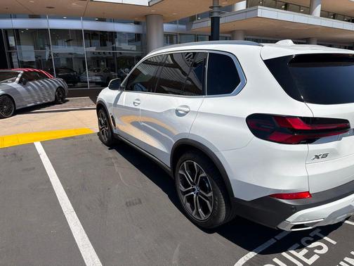 Alpine White 2025 BMW X5 sDrive40i
