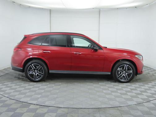 2026 Mercedes-Benz GLC 300 4MATIC