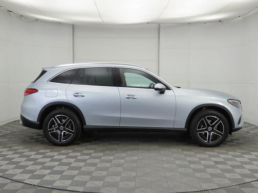 2026 Mercedes-Benz GLC 300 Base