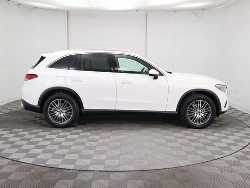 2025 Mercedes-Benz GLC 300 Base