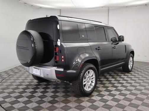 2024 Land Rover Defender 110 P300