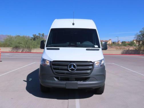2025 Mercedes-Benz Sprinter 2500 Standard Roof