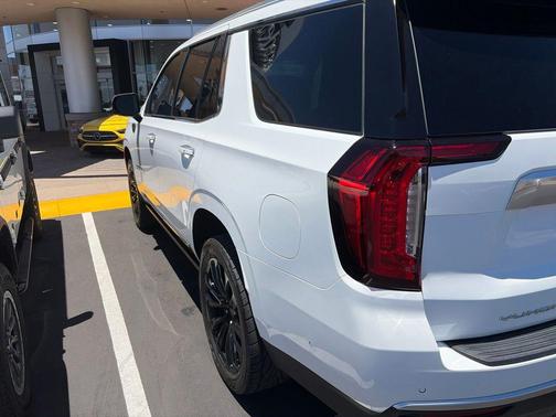 Summit White 2023 GMC Yukon Denali
