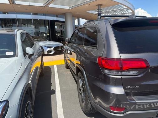 Crystal Metallic 2021 Jeep Grand Cherokee Trailhawk