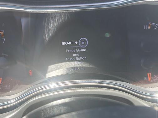 Crystal Metallic 2021 Jeep Grand Cherokee Trailhawk
