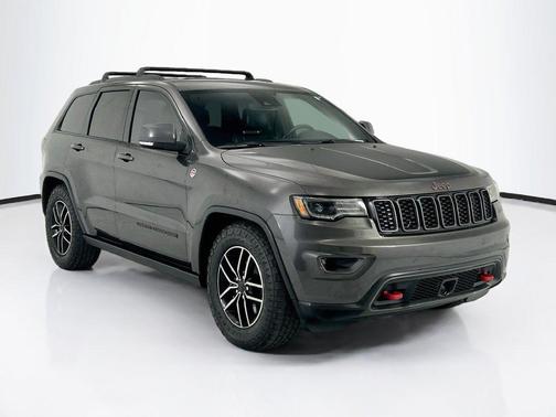 Crystal Metallic 2021 Jeep Grand Cherokee Trailhawk