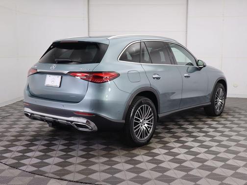2026 Mercedes-Benz GLC 300 4MATIC