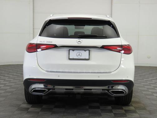 2026 Mercedes-Benz GLC 300 Base