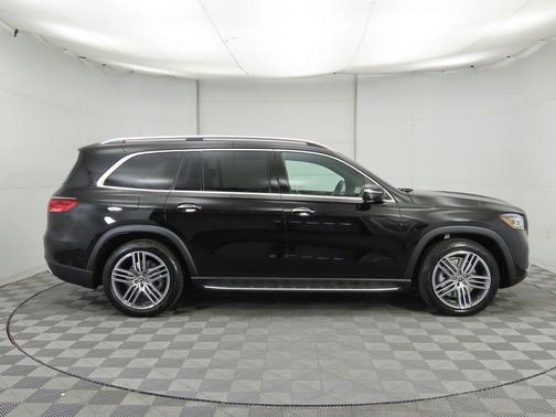 2026 Mercedes-Benz GLS 450 4MATIC