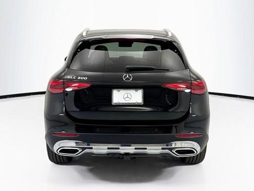 Obsidian Black Metallic 2026 Mercedes-Benz GLC 300 Base
