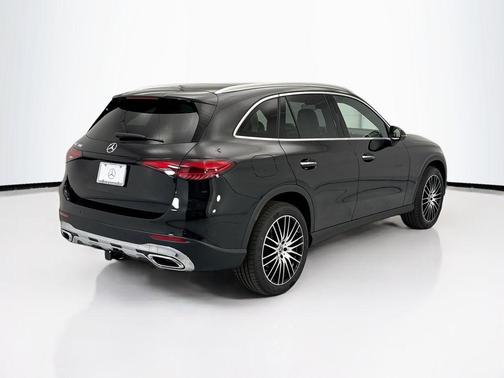 Obsidian Black Metallic 2026 Mercedes-Benz GLC 300 Base