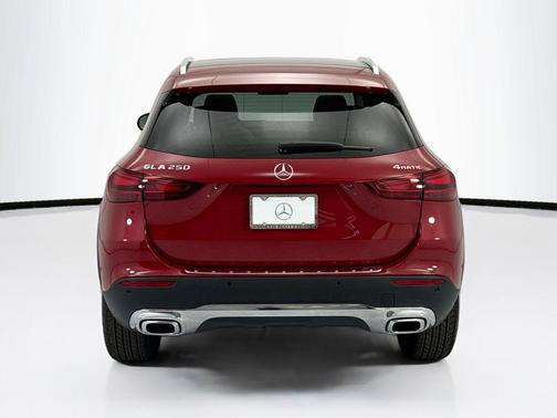 MANUFAKTUR Patagonia Red Metallic 2026 Mercedes-Benz GLA 250 4MATIC