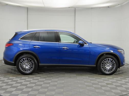 2026 Mercedes-Benz GLC 300 4MATIC