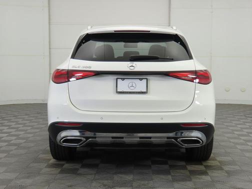 2025 Mercedes-Benz GLC 300 Base