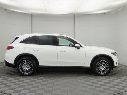 2025 Mercedes-Benz GLC 300 Base