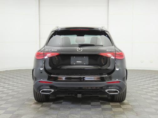 2026 Mercedes-Benz GLC 300 4MATIC