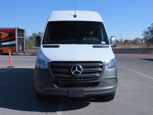 2025 Mercedes-Benz Sprinter 2500 Standard Roof