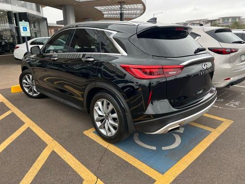 2021 INFINITI QX50 LUXE