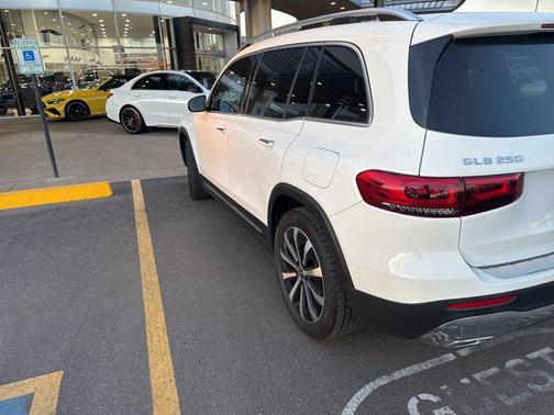 2022 Mercedes-Benz GLB 250 Base