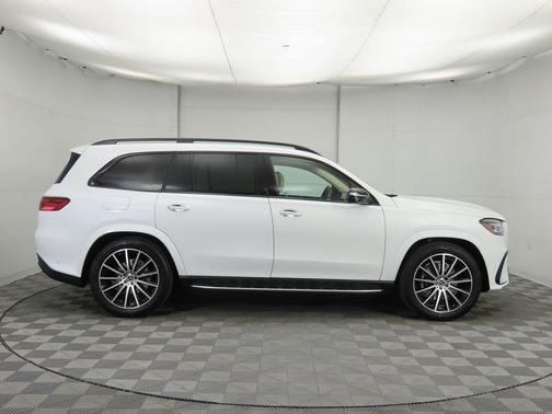 2026 Mercedes-Benz GLS 580 4MATIC