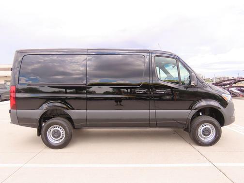 2025 Mercedes-Benz Sprinter 2500 Standard Roof