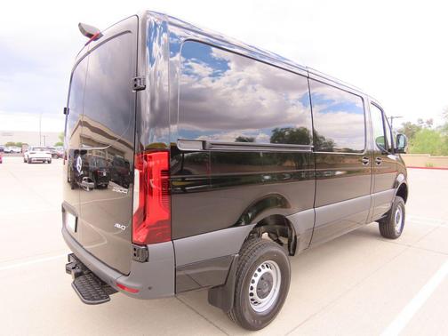 2025 Mercedes-Benz Sprinter 2500 Standard Roof