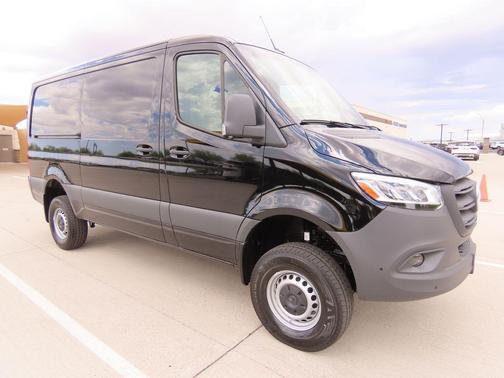 2025 Mercedes-Benz Sprinter 2500 Standard Roof