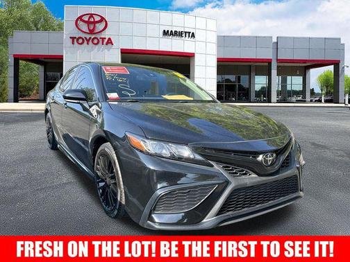 2022 Toyota Camry SE