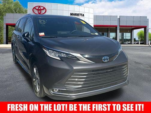 Magnetic Gray Metallic 2025 Toyota Sienna Limited