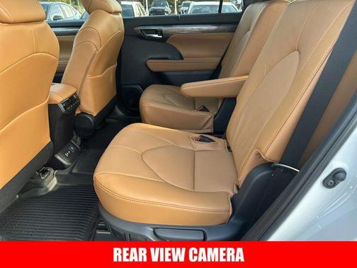 2026 Toyota Highlander Platinum