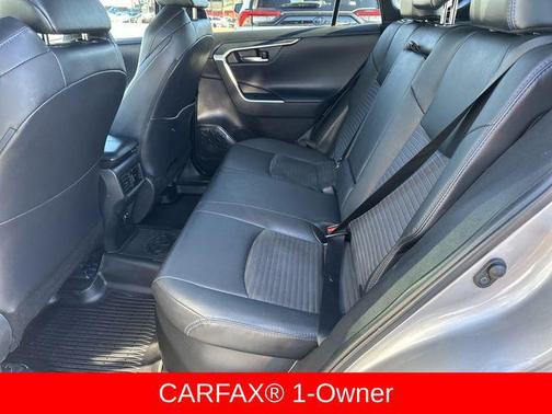 2021 Toyota RAV4 Hybrid SE