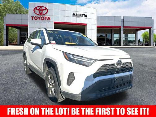 2024 Toyota RAV4 XLE