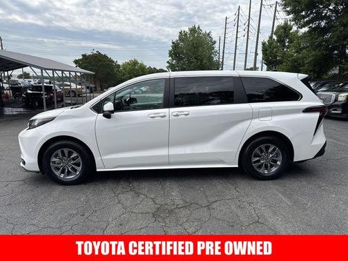 2023 Toyota Sienna LE