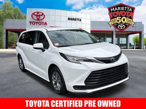 2023 Toyota Sienna LE