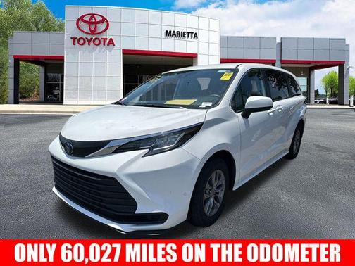 2023 Toyota Sienna LE