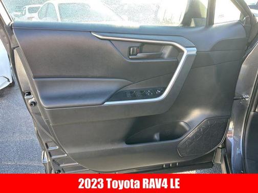 2023 Toyota RAV4 LE