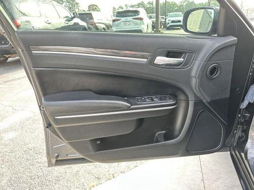 2022 Chrysler 300 Touring