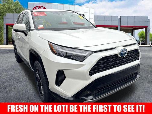 2022 Toyota RAV4 Hybrid SE