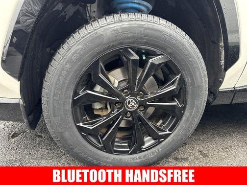 2022 Toyota RAV4 Hybrid SE