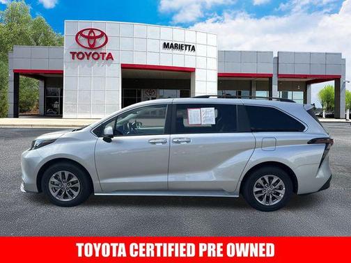 2024 Toyota Sienna LE