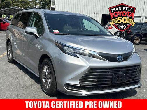 2024 Toyota Sienna LE