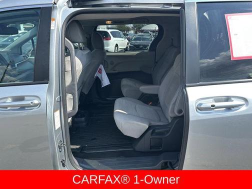 2024 Toyota Sienna LE