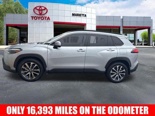 2024 Toyota Corolla Cross XLE